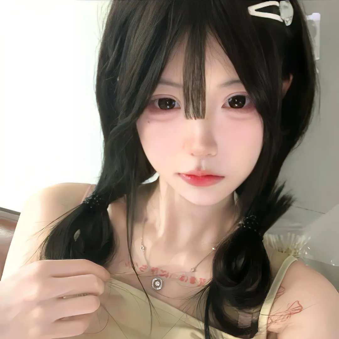 妻子变成小学生。